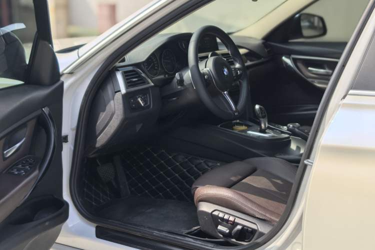 Used BMW 3 Series 2019 320Li Fashion Model Interior 2