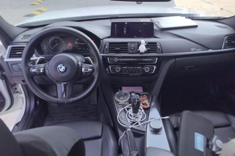 Used BMW 3 Series 2019 320i M Sport Night Edition Interior 2