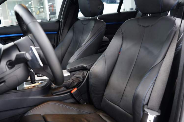 Used BMW 3 Series 2019 320i M Sport Package Interior 2