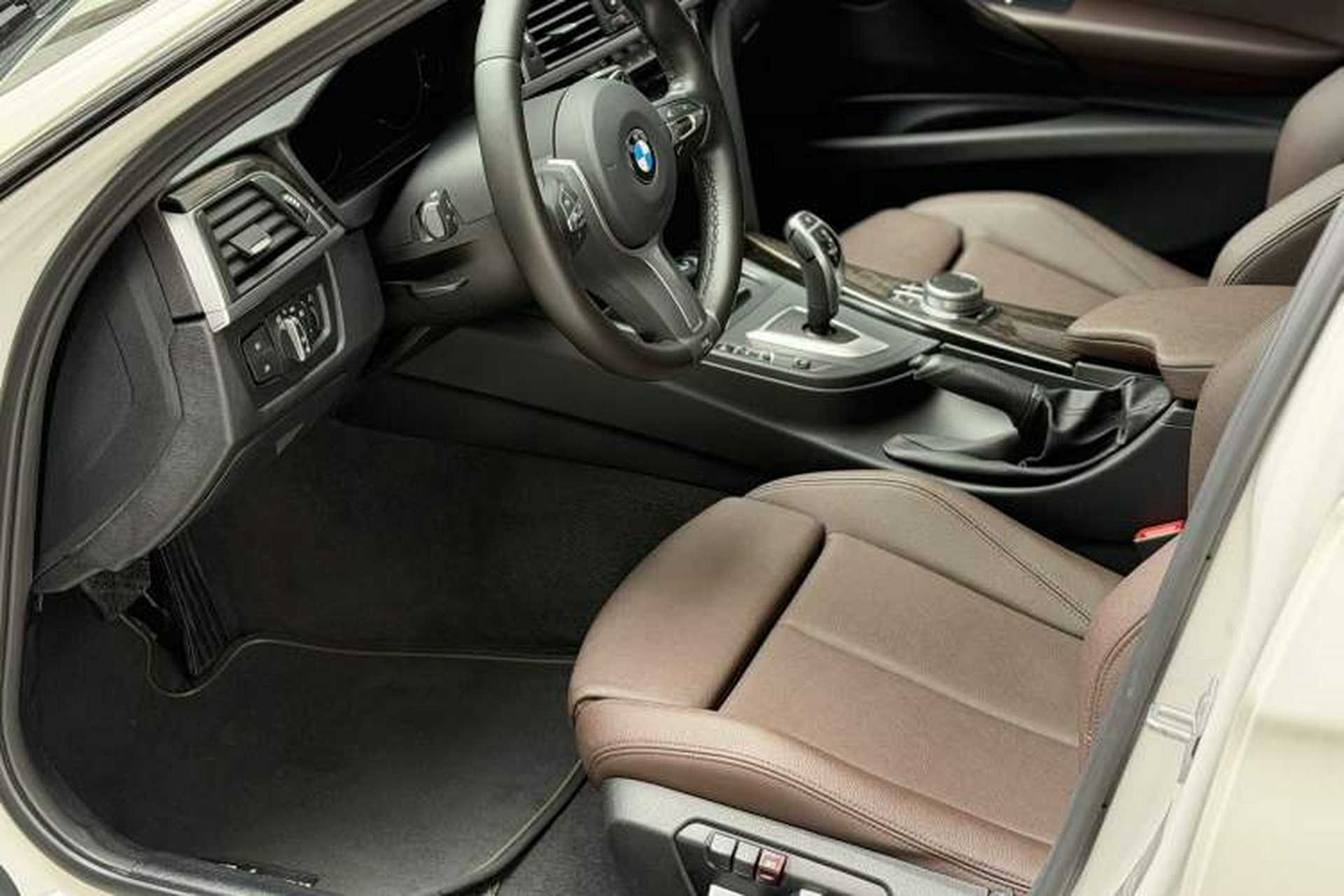 Used BMW 3 Series 2019 320Li M Sport Night Edition Interior 2