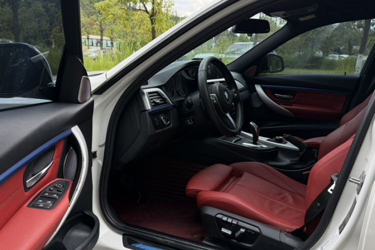 Used BMW 3 Series 2019 320i M Sport Package Interior 2