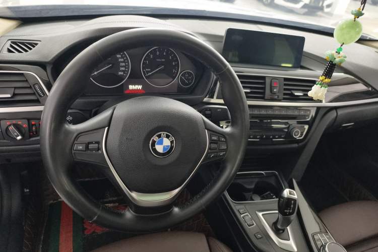 Used BMW 3 Series 2019 320Li Fashion Model Interior 3
