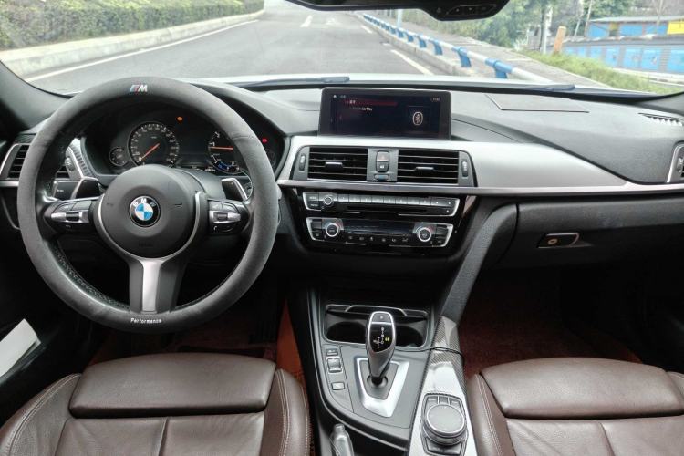 Used BMW 3 Series 2019 320i M Sport Night Edition Interior 3