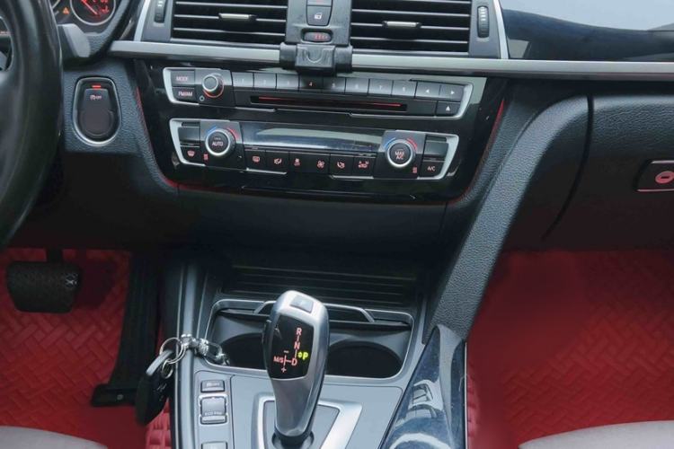 Used BMW 3 Series 2019 320Li Fashion Model Interior 3