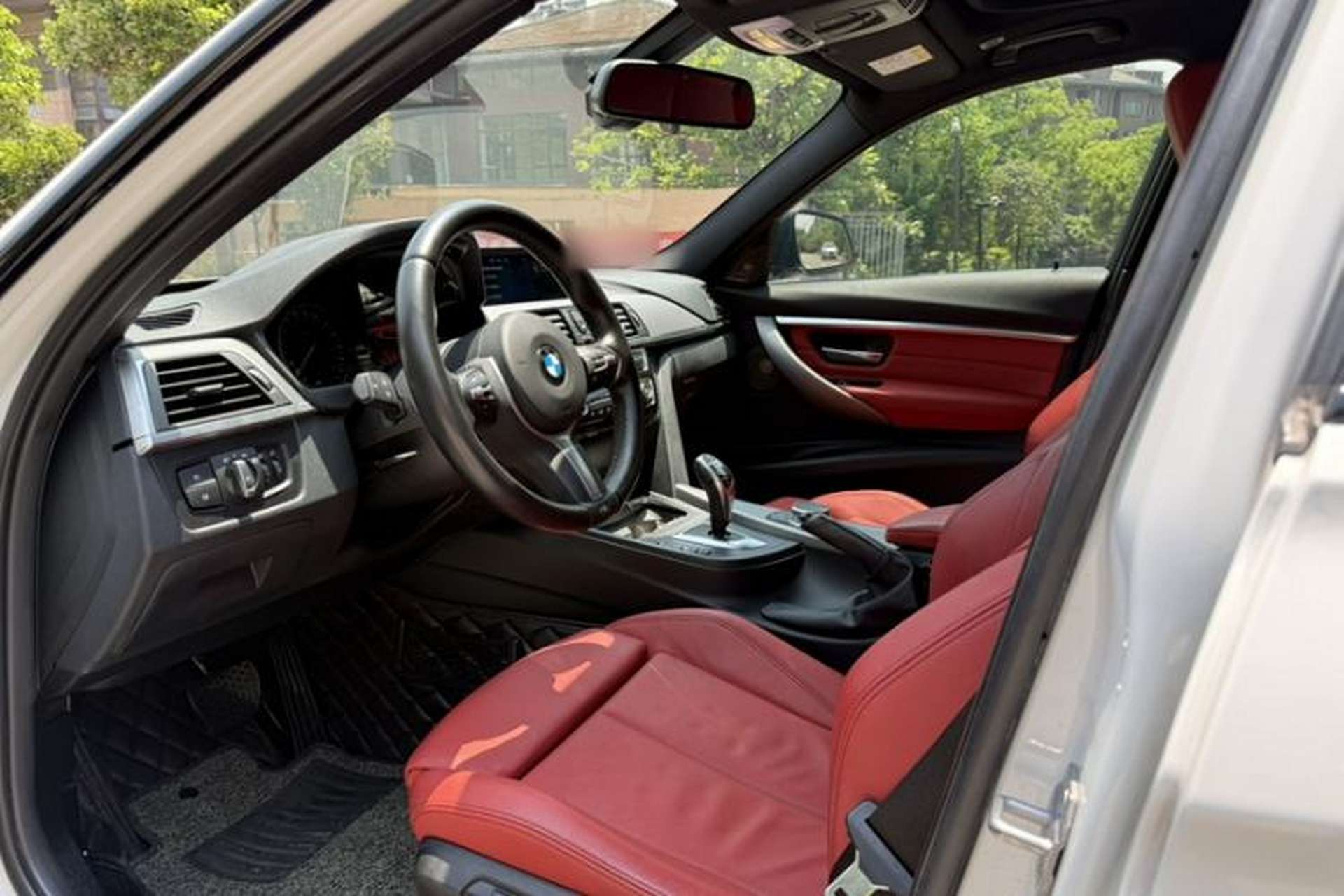 Used BMW 3 Series 2019 320i M Sport Night Edition Interior 3