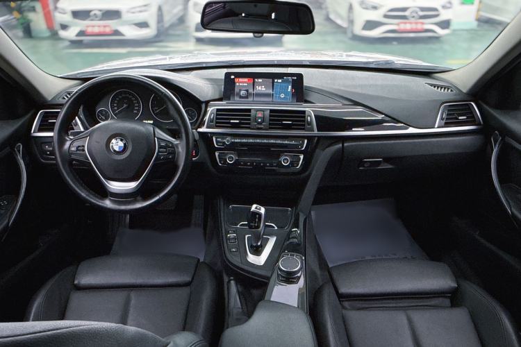 Used BMW 3 Series 2019 320Li Fashion Model Interior 3
