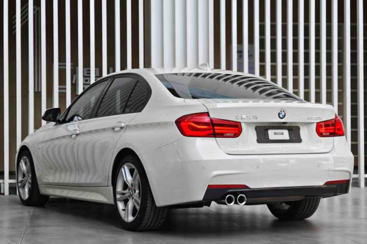 Used BMW 3 Series 2019 320i M Sport Package Interior 3