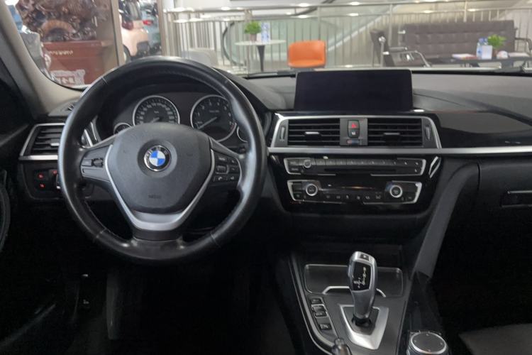 Used BMW 3 Series 2019 320Li Fashion Model Interior 3