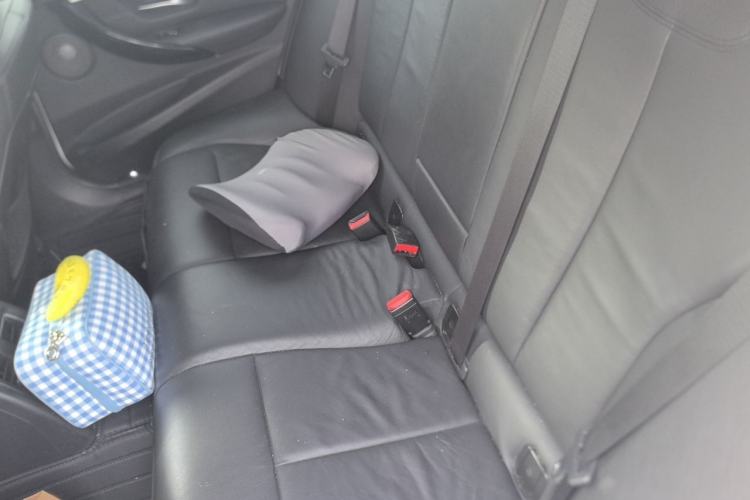 Used BMW 3 Series 2019 320i M Sport Night Edition Interior 4
