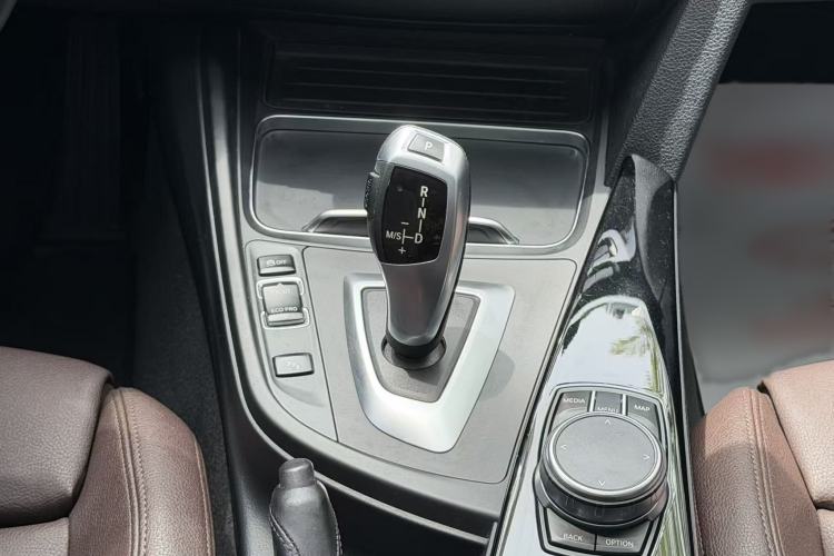 Used BMW 3 Series 2019 320Li Fashion Model Interior 4