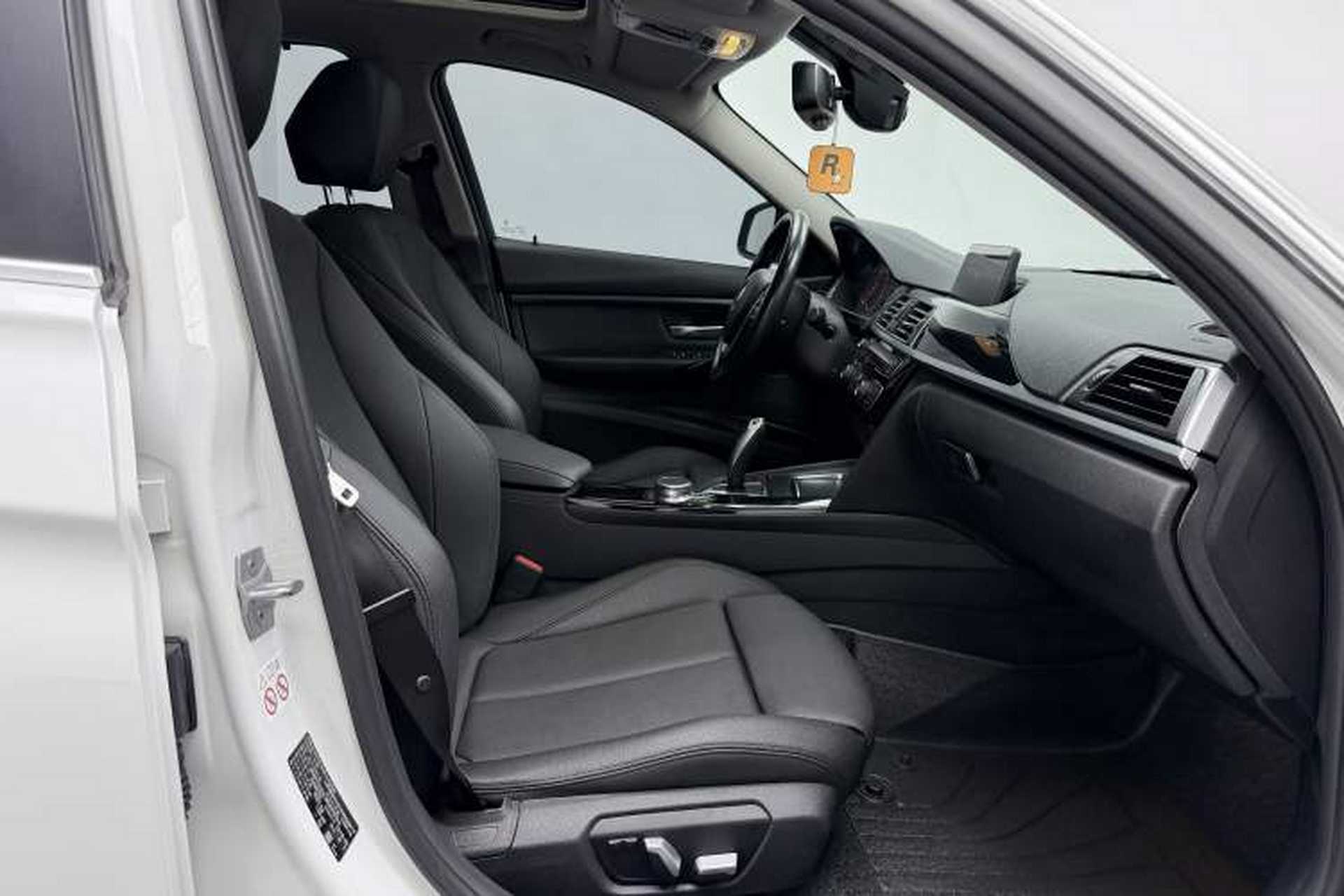 Used BMW 3 Series 2019 320Li Fashion Model Interior 4