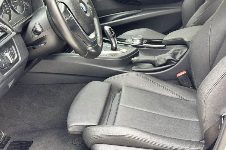 Used BMW 3 Series 2019 320Li Fashion Model Interior 4