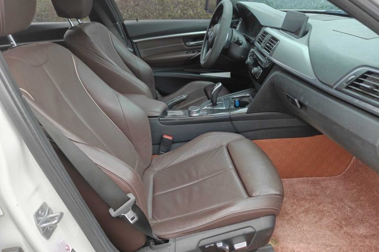 Used BMW 3 Series 2019 320i M Sport Night Edition Interior 4