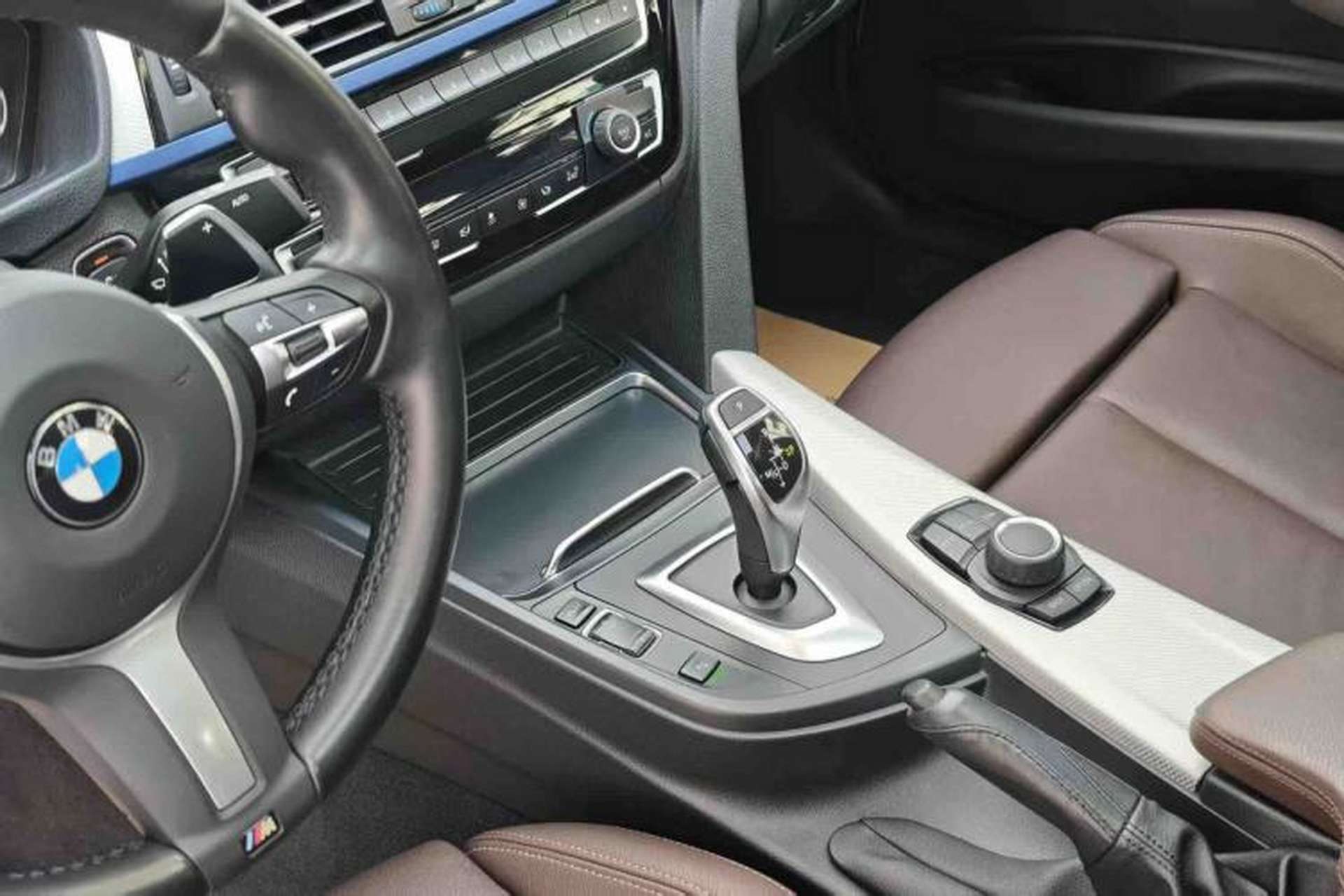 Used BMW 3 Series 2019 320i M Sport Package Interior 4