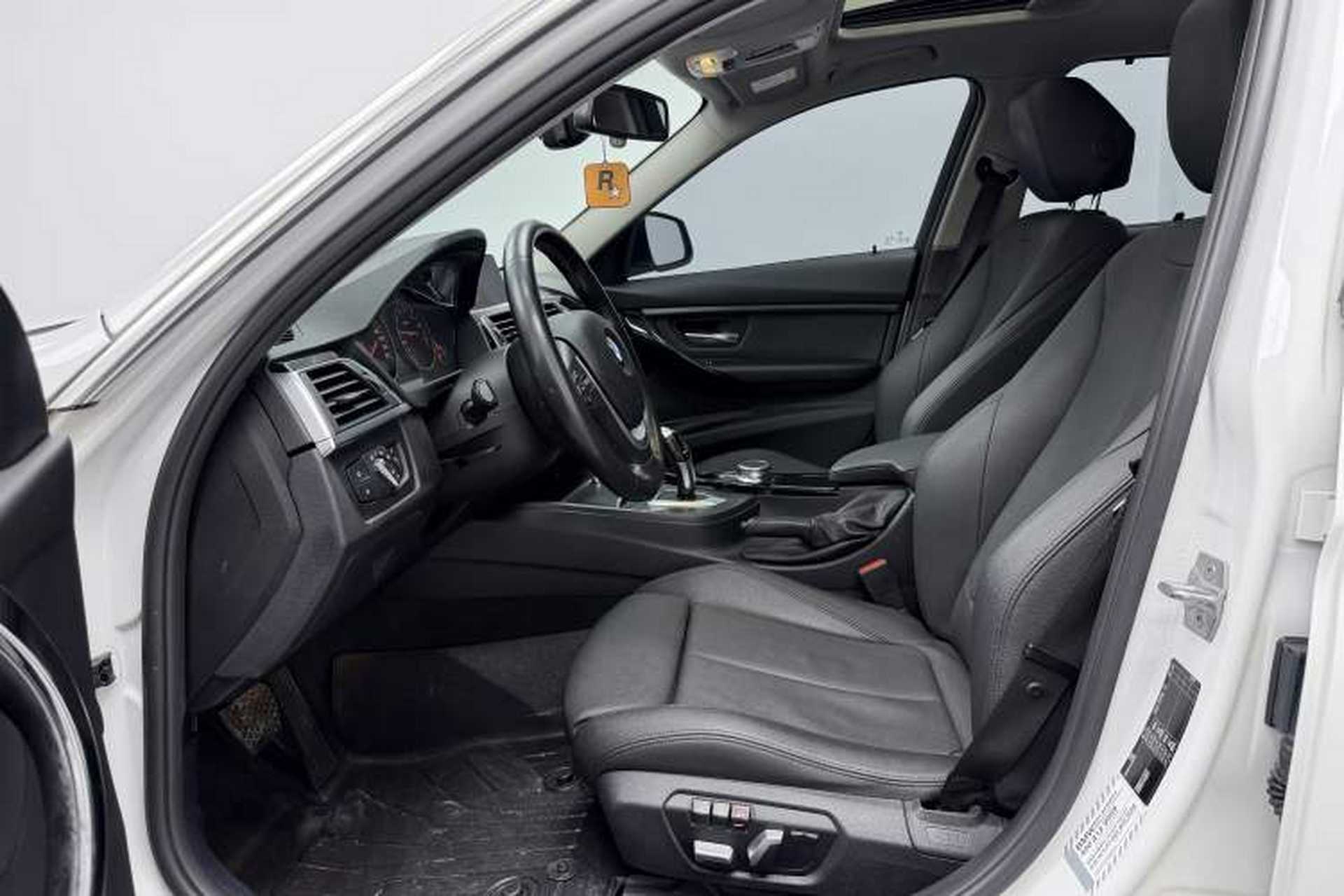 Used BMW 3 Series 2019 320Li Fashion Model Interior 5
