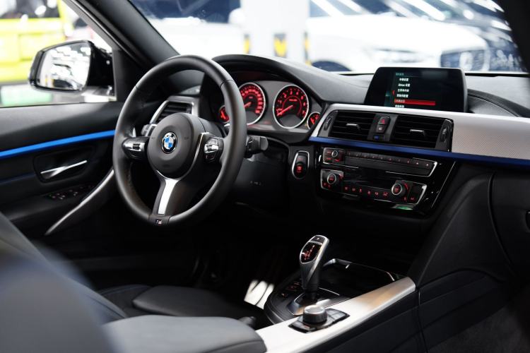 Used BMW 3 Series 2019 320i M Sport Package Interior 6