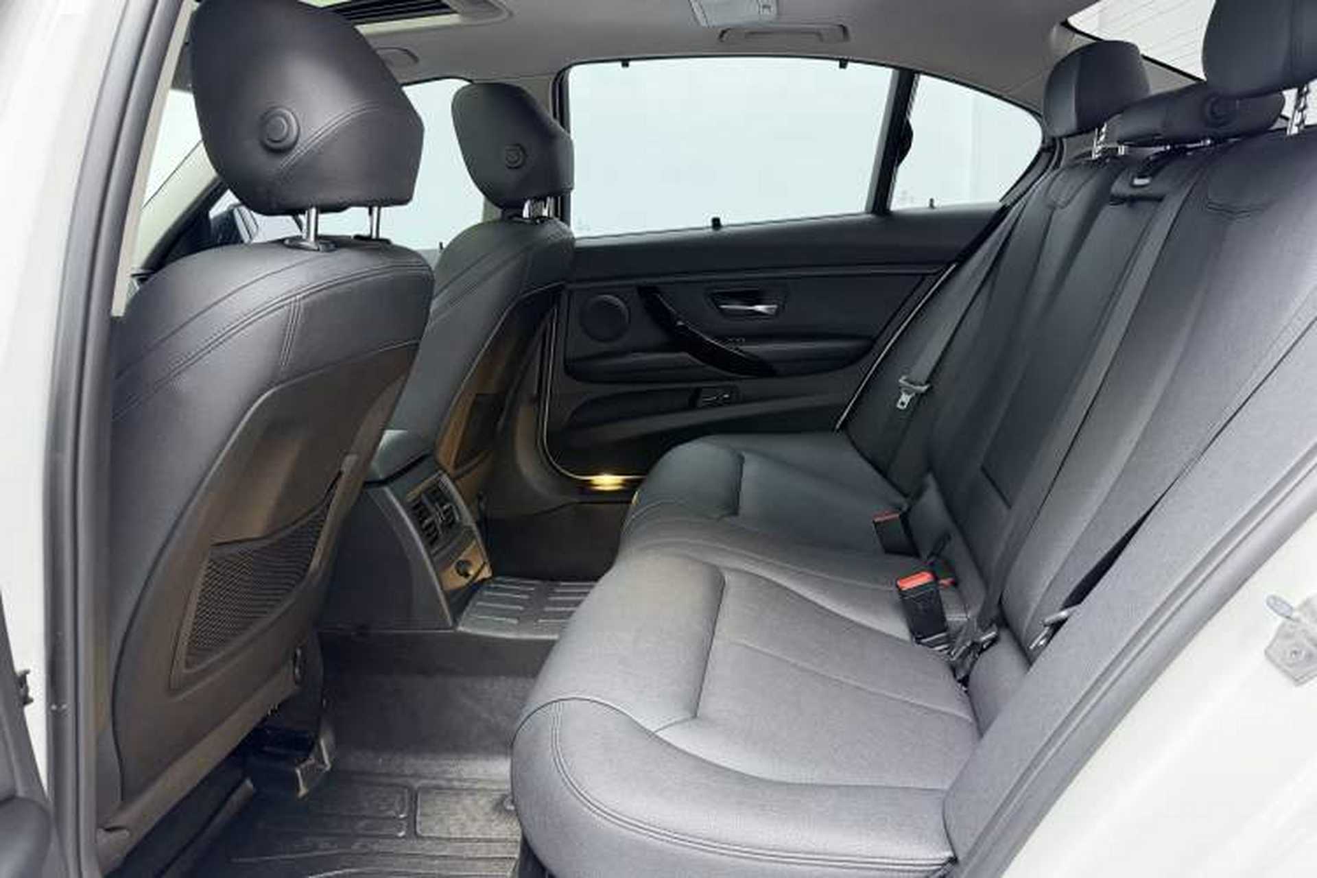 Used BMW 3 Series 2019 320Li Fashion Model Interior 6