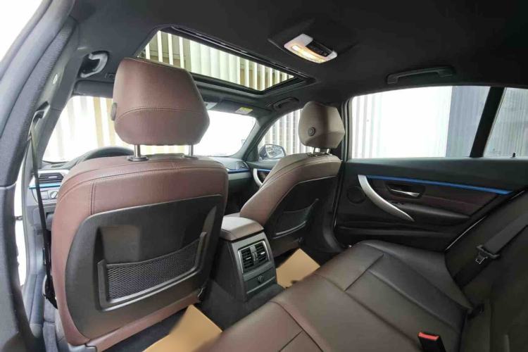 Used BMW 3 Series 2019 320i M Sport Package Interior 6