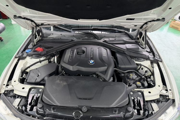 Used BMW 3 Series 2019 320i M Sport Package Interior 7