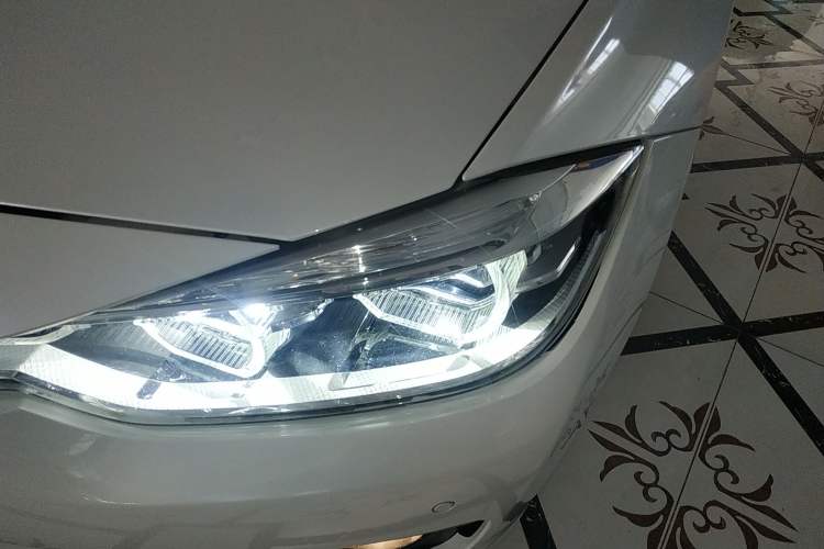 Used BMW 3 Series 2019 320Li Fashion Model Left Front Headlight