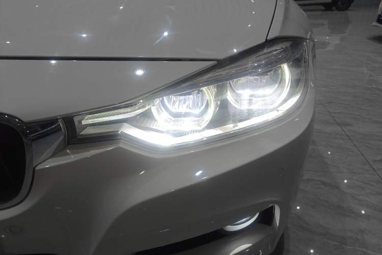 Used BMW 3 Series 2019 320i M Sport Package Left Front Headlight