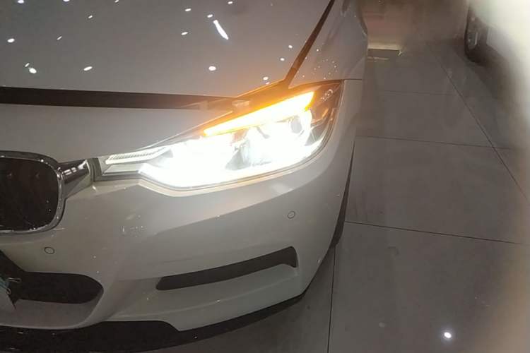 Used BMW 3 Series 2019 320i M Sport Package Left Front Headlight