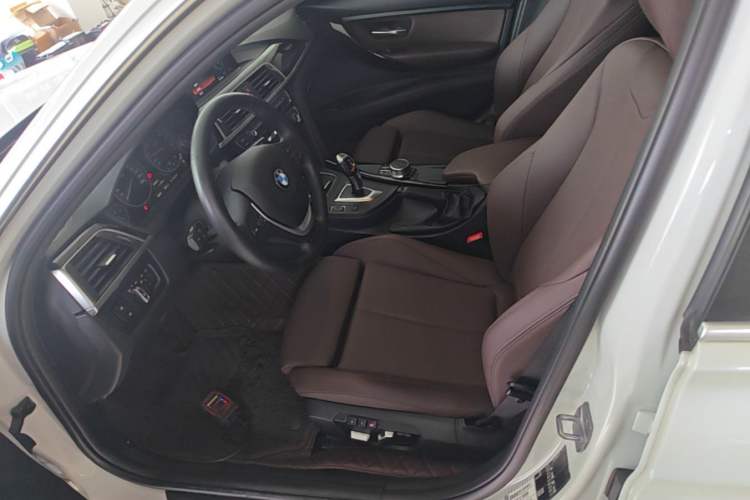 Used BMW 3 Series 2019 320Li Fashion Model Left Front Seat