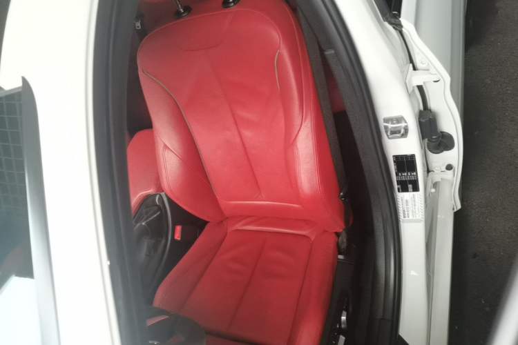 Used BMW 3 Series 2019 320i M Sport Night Edition Left Front Seat