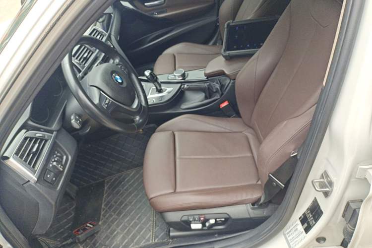Used BMW 3 Series 2019 320Li Fashion Model Left Front Seat