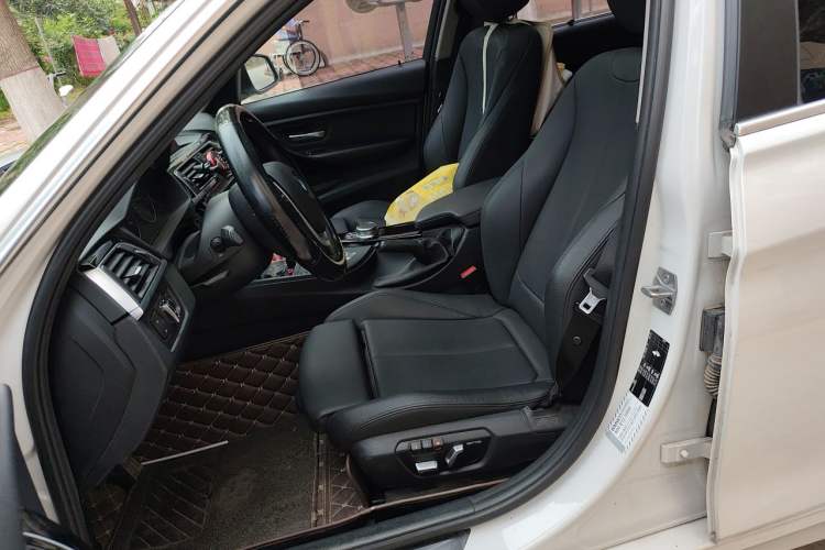 Used BMW 3 Series 2019 320Li Fashion Model Left Front Seat