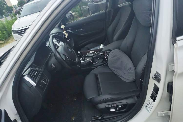 Used BMW 3 Series 2019 320Li Fashion Model Left Front Seat
