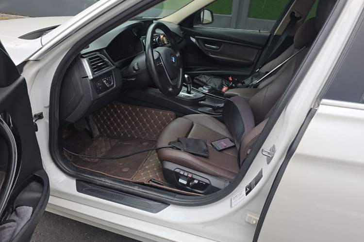 Used BMW 3 Series 2019 320Li Fashion Model Left Front Seat