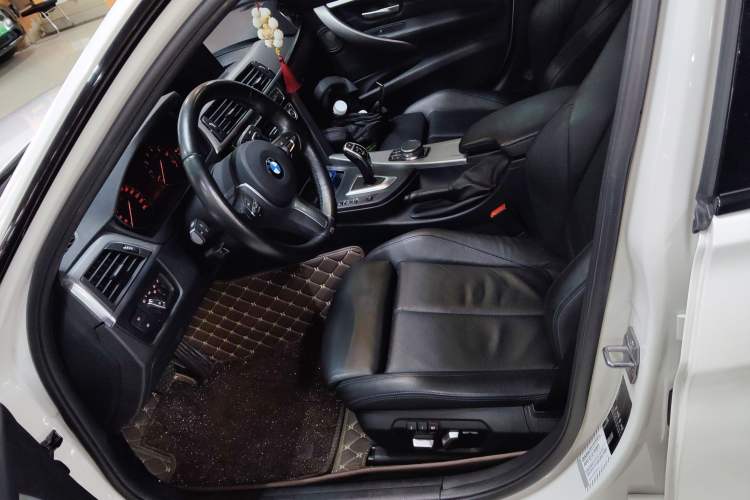 Used BMW 3 Series 2019 320i M Sport Night Edition Left Front Seat