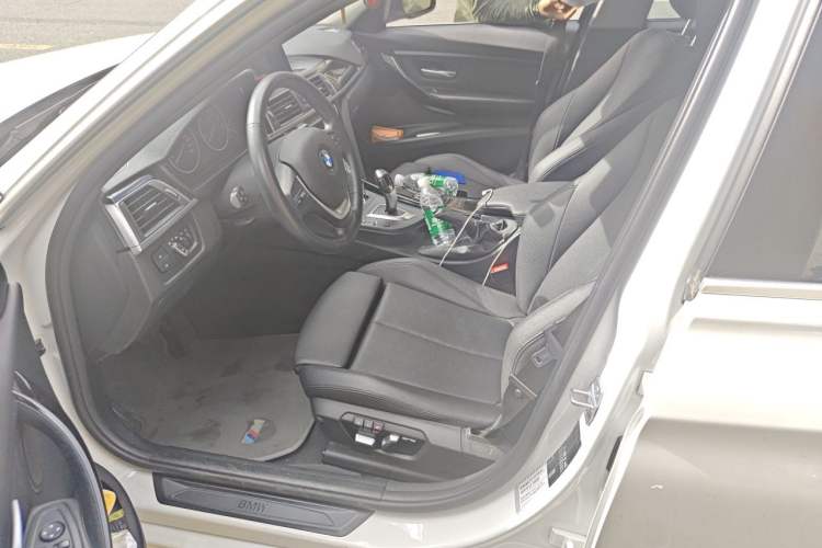 Used BMW 3 Series 2019 320Li Fashion Model Left Front Seat
