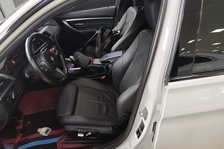 Used BMW 3 Series 2019 320i M Sport Night Edition Left Front Seat