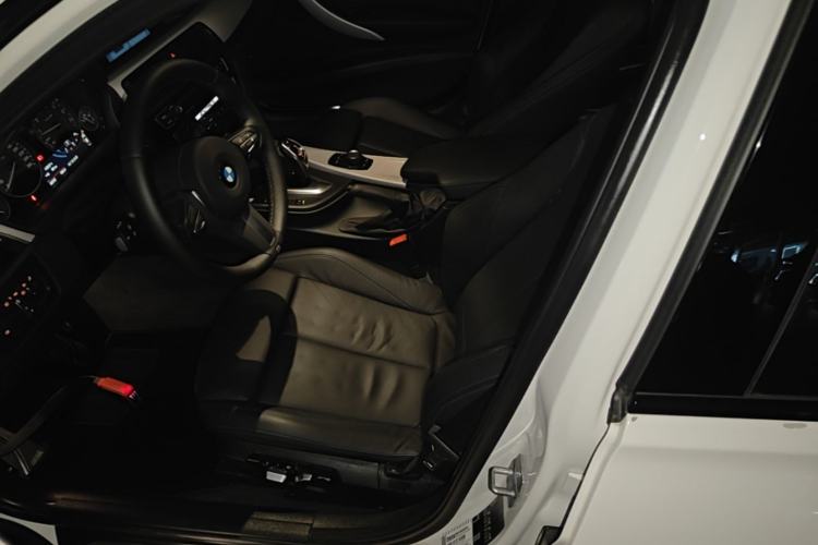 Used BMW 3 Series 2019 320i M Sport Package Left Front Seat
