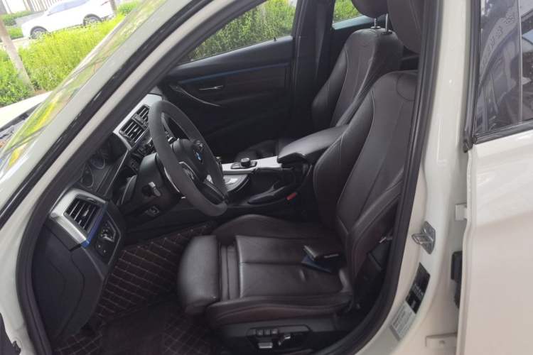 Used BMW 3 Series 2019 320i M Sport Package Left Front Seat