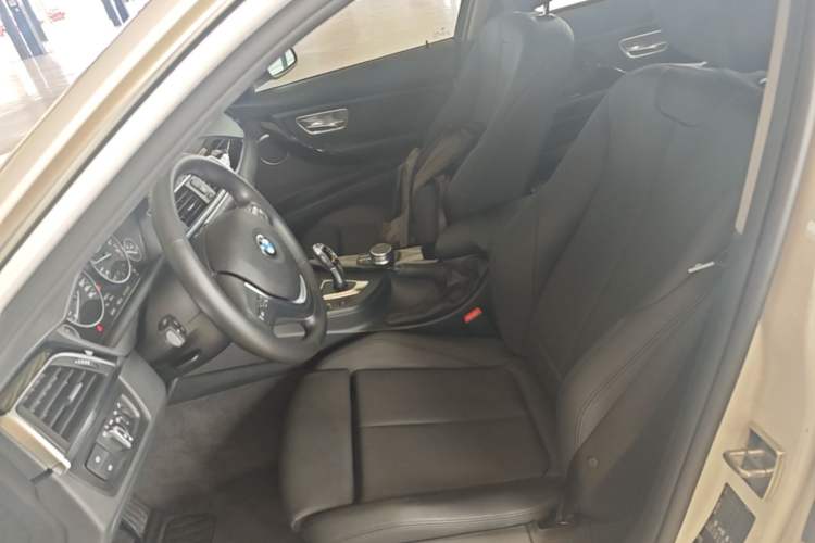 Used BMW 3 Series 2019 320Li Fashion Model Left Front Seat