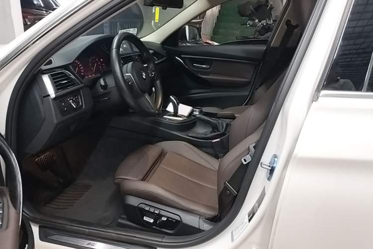 Used BMW 3 Series 2019 320Li M Luxury Package Left Front Seat