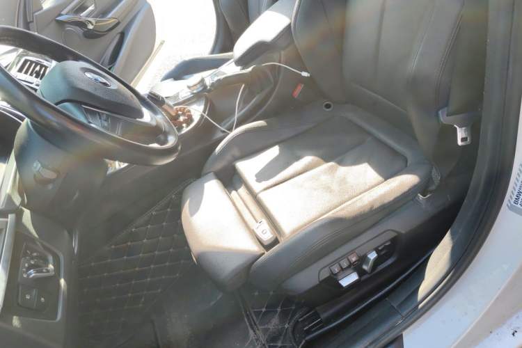Used BMW 3 Series 2019 320Li Fashion Model Left Front Seat
