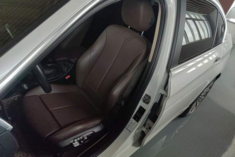 Used BMW 3 Series 2019 320Li Fashion Model Left Front Seat