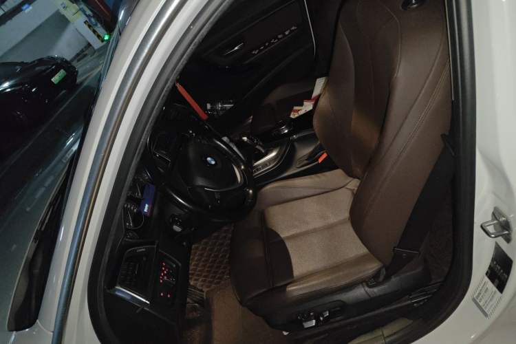 Used BMW 3 Series 2019 320Li Fashion Model Left Front Seat