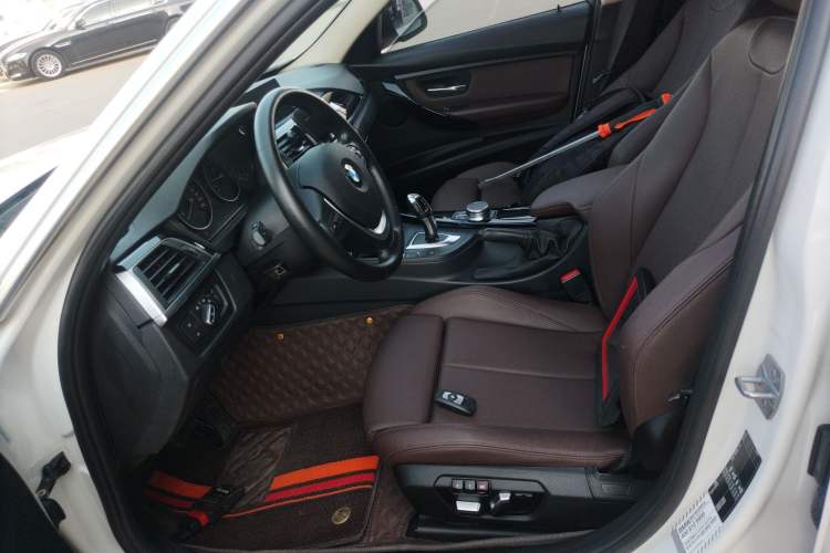 Used BMW 3 Series 2019 320Li Fashion Model Left Front Seat