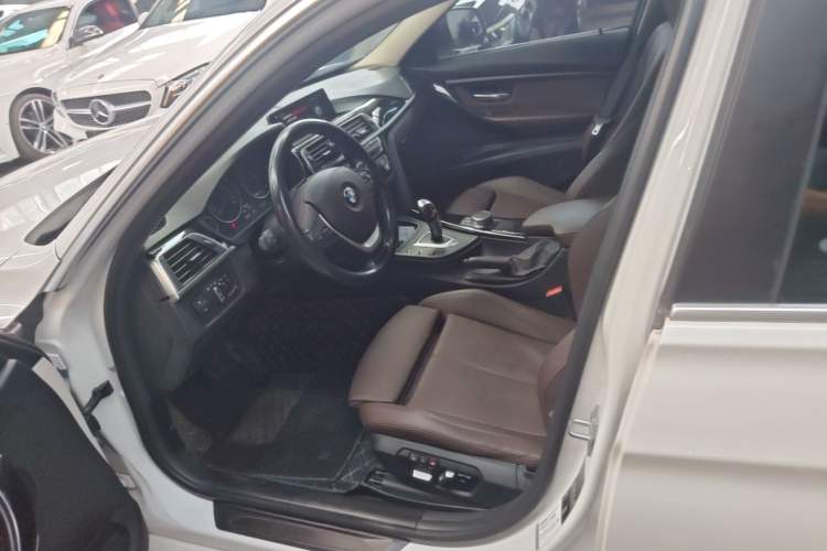 Used BMW 3 Series 2019 320Li Fashion Model Left Front Seat