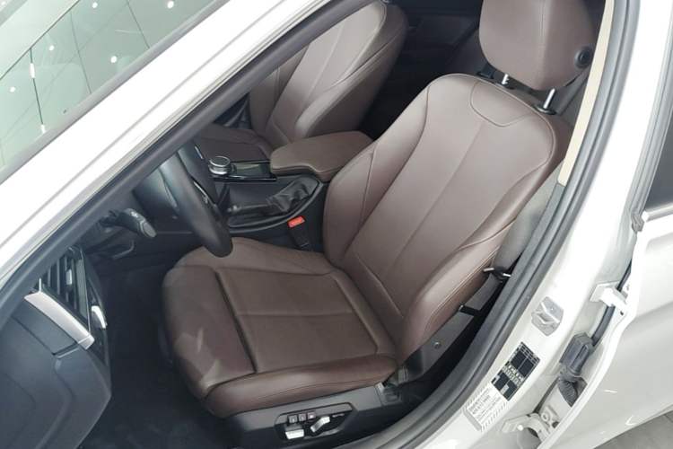 Used BMW 3 Series 2019 320Li Fashion Model Left Front Seat