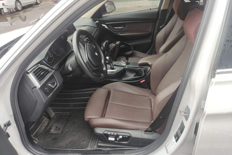 Used BMW 3 Series 2019 320Li Fashion Model Left Front Seat