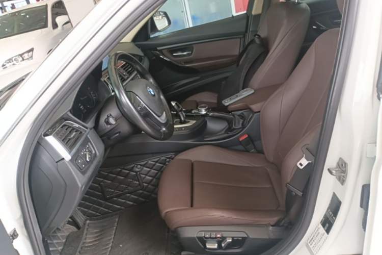 Used BMW 3 Series 2019 320Li Fashion Model Left Front Seat