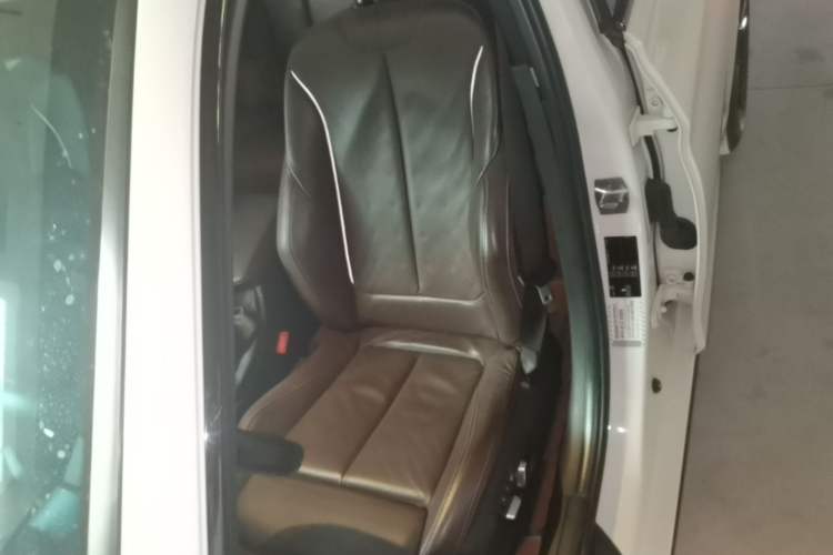 Used BMW 3 Series 2019 320i M Sport Night Edition Left Front Seat