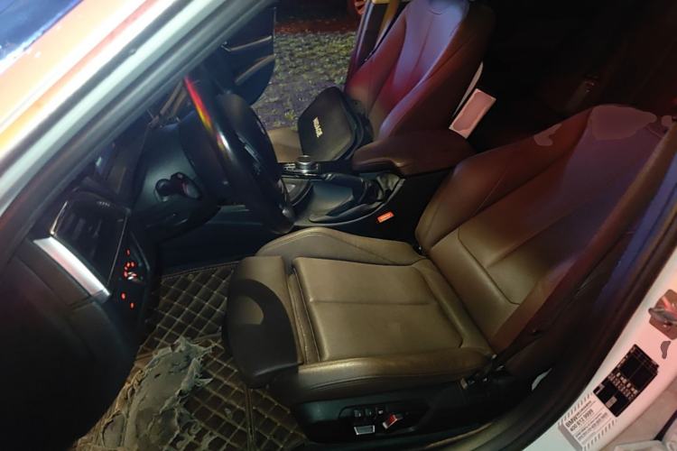 Used BMW 3 Series 2019 320Li Fashion Model Left Front Seat