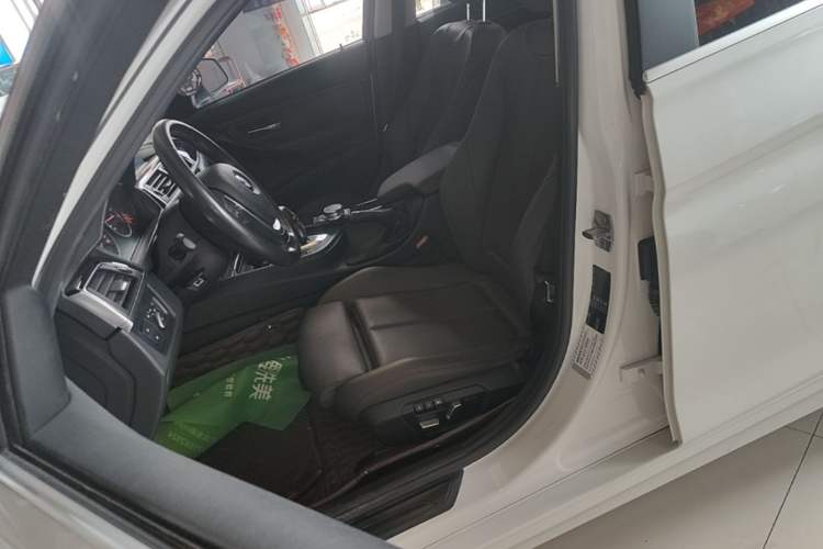Used BMW 3 Series 2019 320Li Fashion Model Left Front Seat